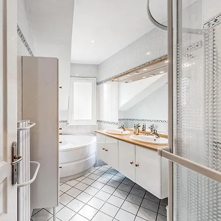 Apartment 3 Bedroom In Cauterets