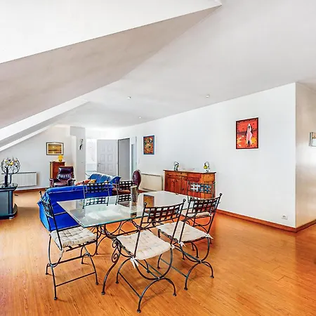 3 Bedroom In Apartment