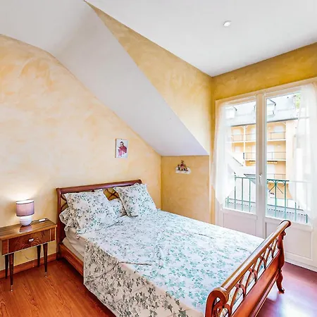 3 Bedroom In Apartment *