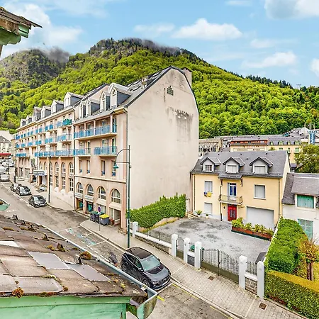 3 Bedroom In Apartment